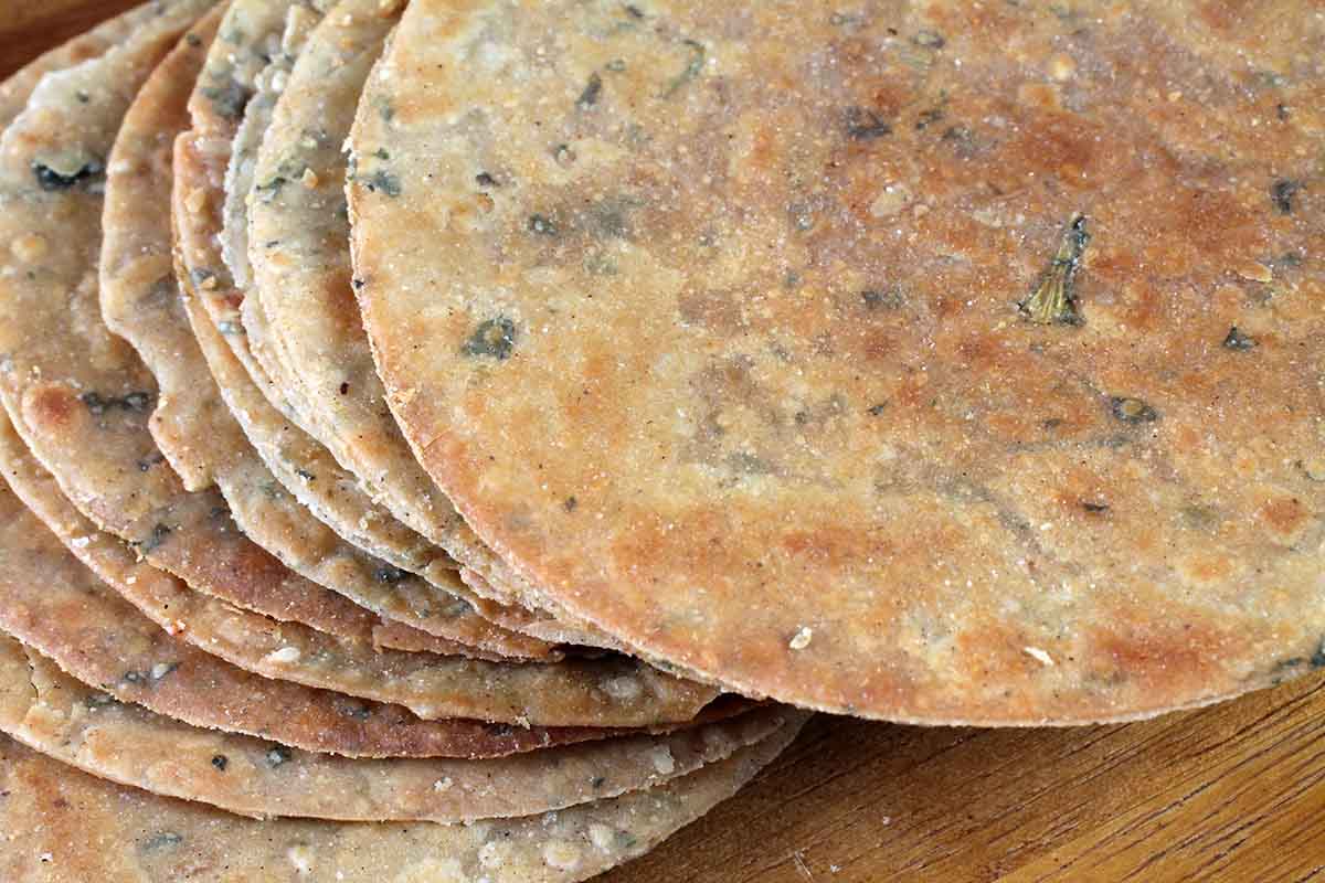 Whole Wheat Bajra Methi Khakhra Mini 200 Gm