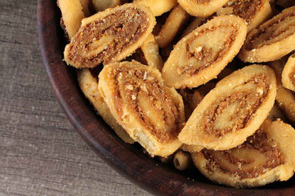 Soya Garlic Bhakarwadi 200 Gm