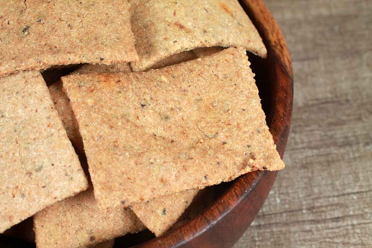 Oat & Amaranth Pizza Crackers 125 Gm