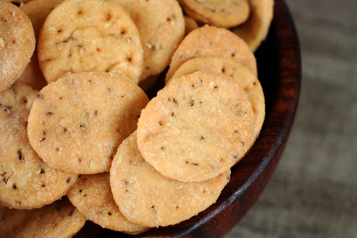 Ajwain Coin Puri 200 Gm