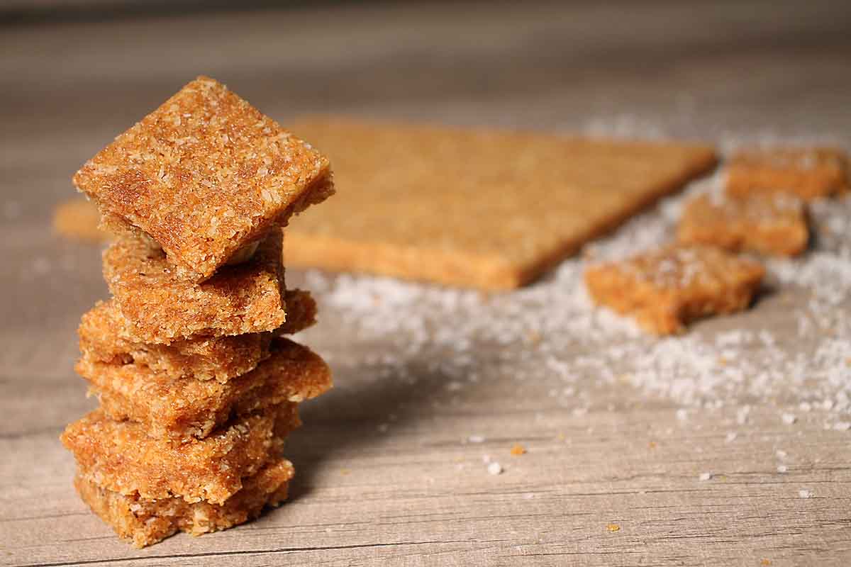 JAGERRY CRISPY COCONUT CHIKKI 200 GM