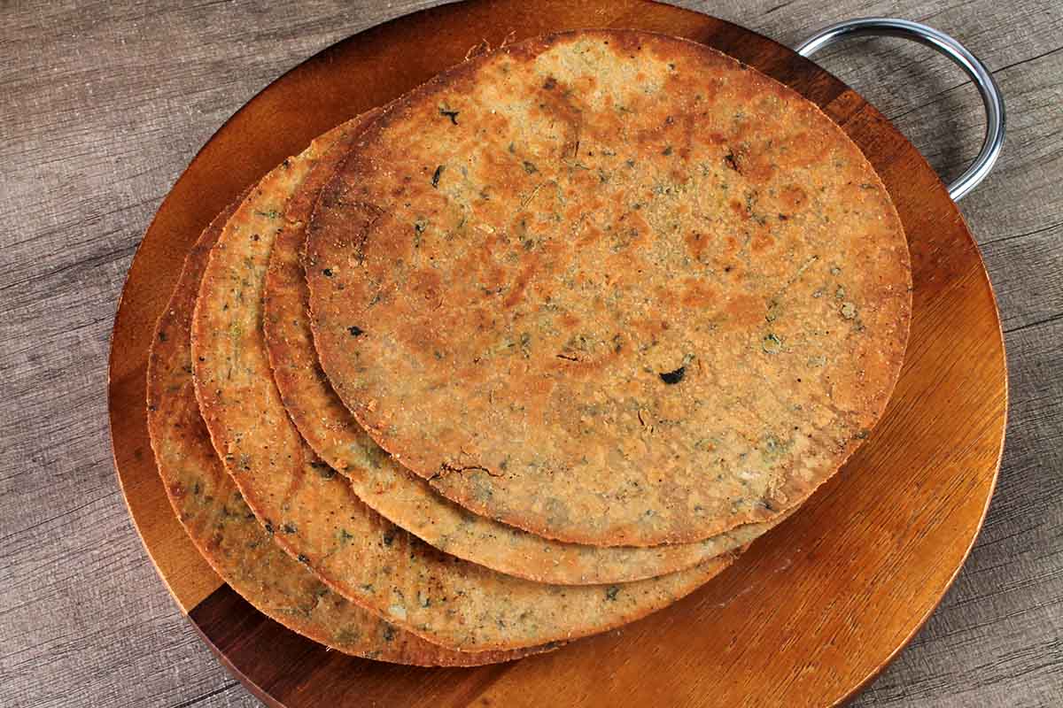 WHOLE WHEAT BAJRI METHI GARLIC KHAKHRA 250 GM