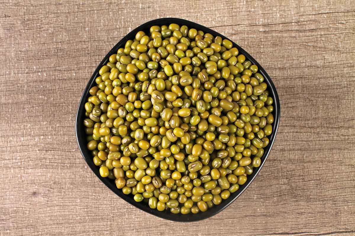 WHOLE GREEN MOONG/SABUT 500 GM